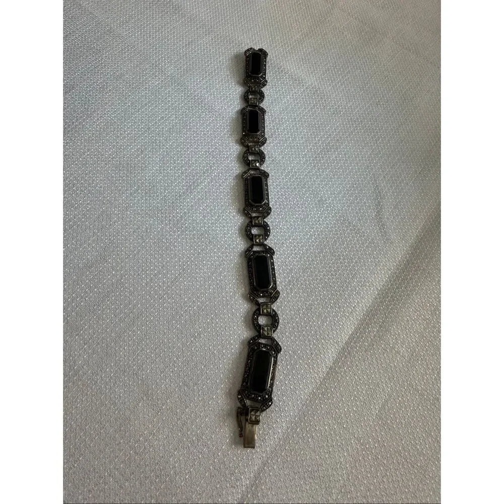 Vintage 925 Sterling Silver Onyx And Marcasite 8.5